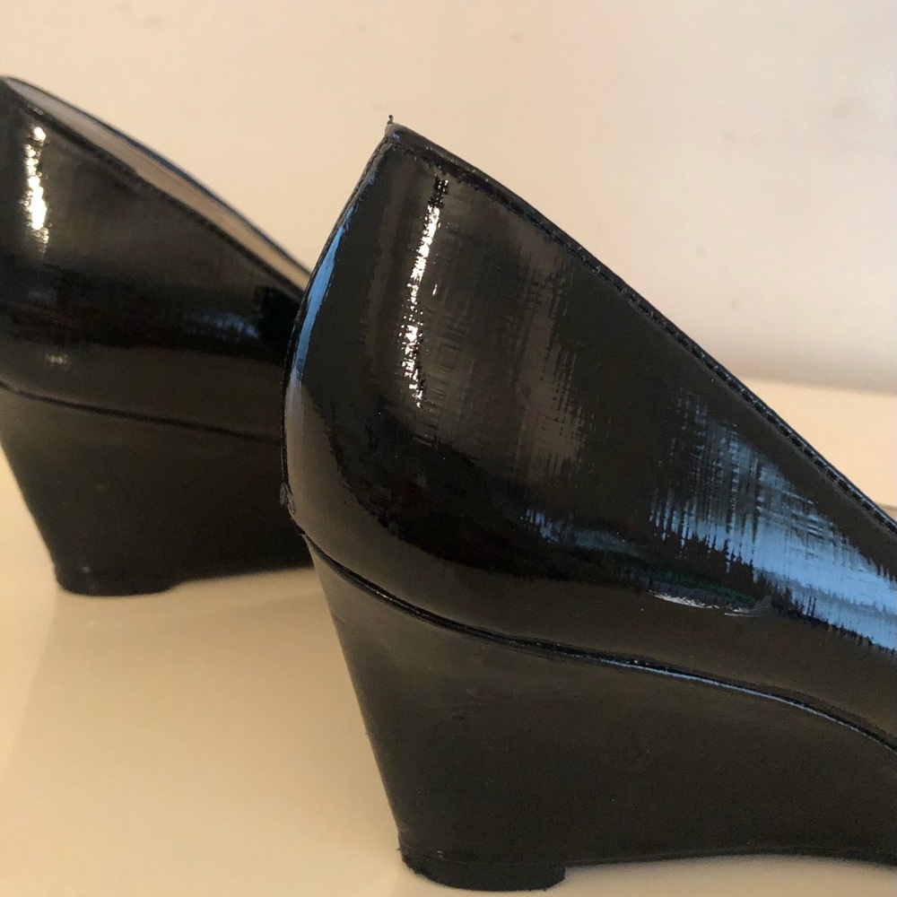 Nine West Black Patent Peep Toe Wedge Pumps - Size 8.5 - Picture 8 of 13